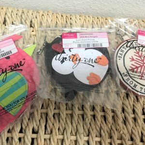 (ALL GONE) Thirty one coin purses NIP your choice (penguin is available)